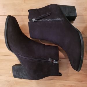 Blondo Warterproof Black Booties..11